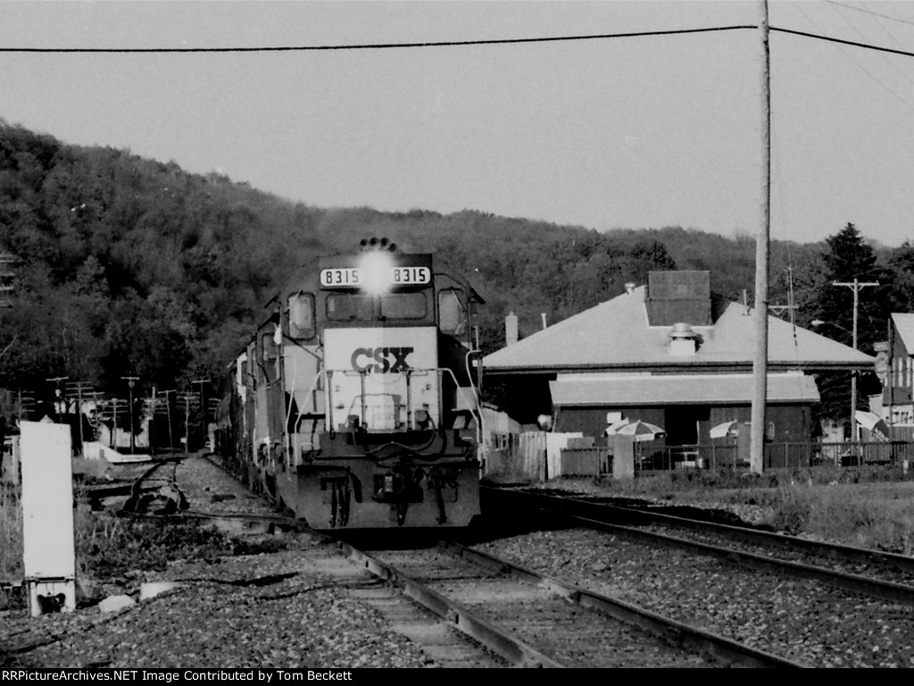 Arriving with the gas